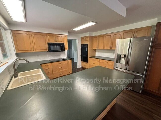 Building Photo - 3910 Pueblo Heights