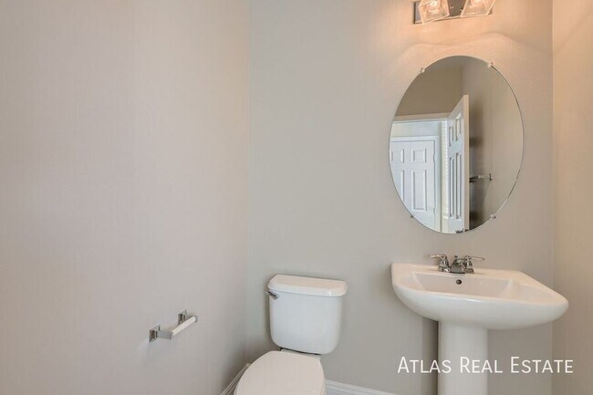 Building Photo - 6522 Chinatown St