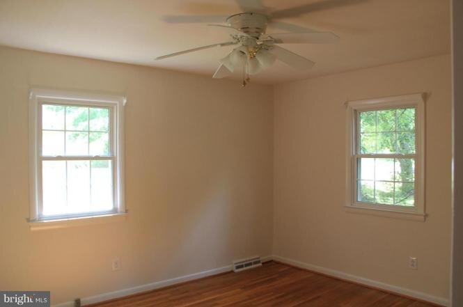 Building Photo - 8319 Sharon Dr