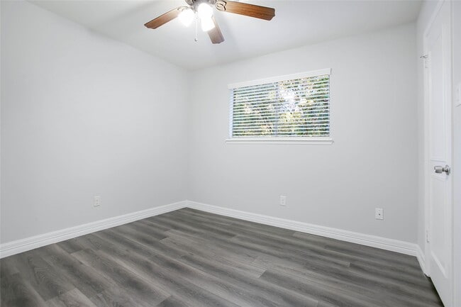 Building Photo - 56 E White Willow Cir