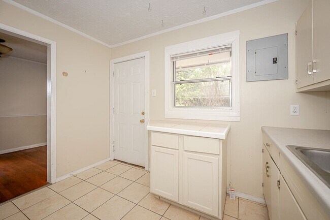 Building Photo - 2919 Criswell Ave