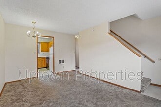 Building Photo - 8043 NE Flanders St