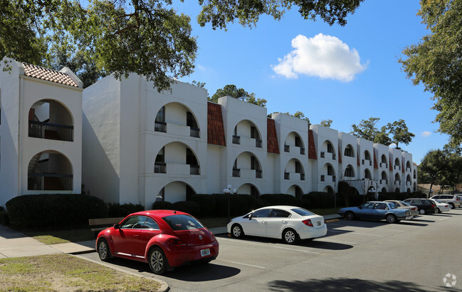 Building Photo - Trinity Villas