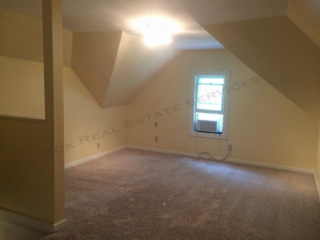 Building Photo - 729 Missouri St