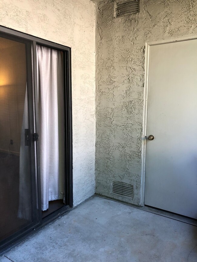 Building Photo - Upgrade 2Bed 2Bath Condo