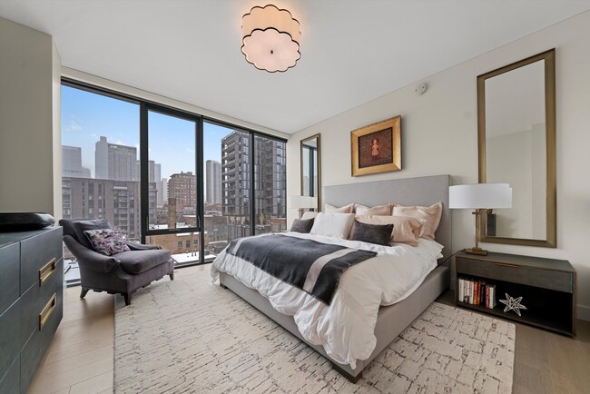 Building Photo - 366 W Superior St