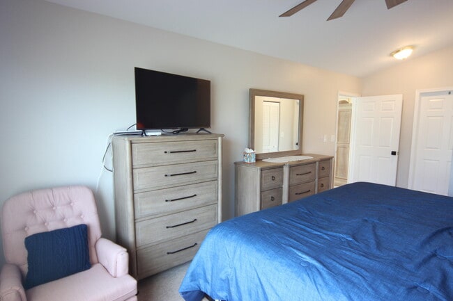 Building Photo - 270 Bella Vista Ct N