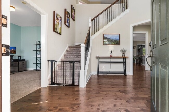 Building Photo - 501 Daylily Ct