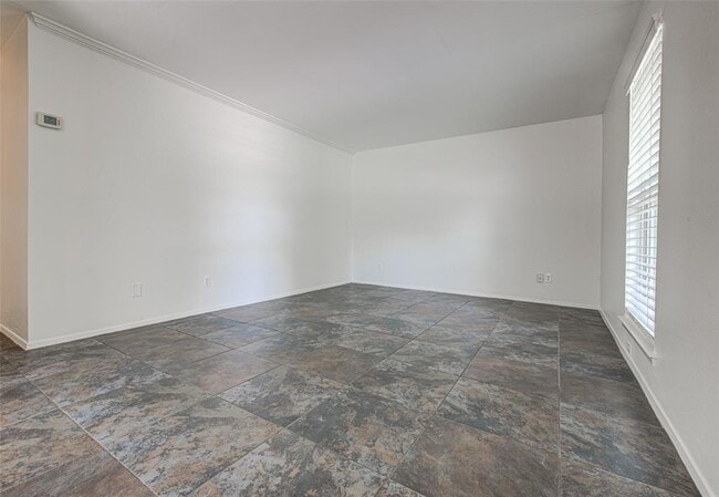 Building Photo - 1403 Click Cove