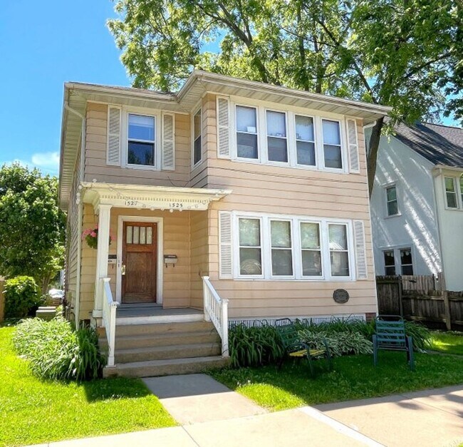 Primary Photo - 1525/27 Madison St.