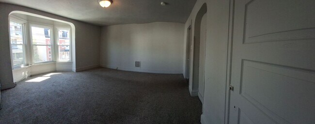 Building Photo - 959 E Philadelphia St