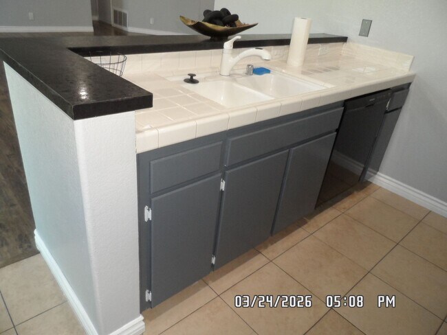 Building Photo - 3 Bedrooms, 2 Bathrooms, approx. 1112 sq. ft., 2 Car Garage, Solar Panels, Internet Included. Cos...