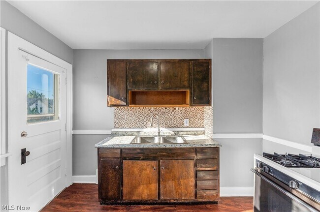 Building Photo - 4453 W 48th St
