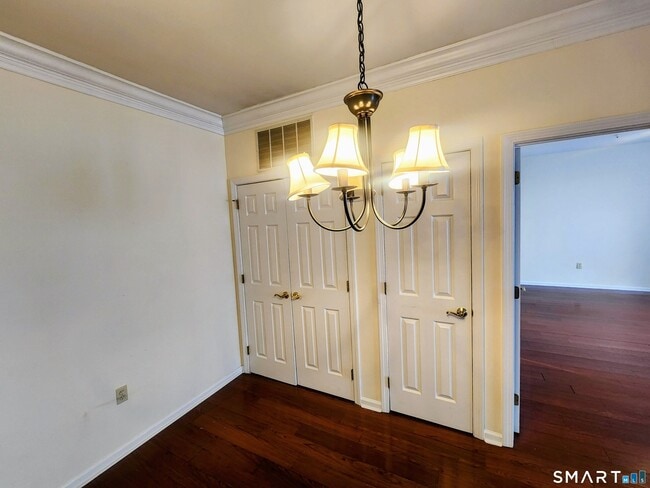 Building Photo - 105 Richards Ave