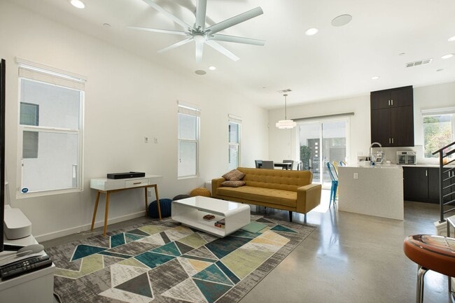 Building Photo - 2707 Majestic Way