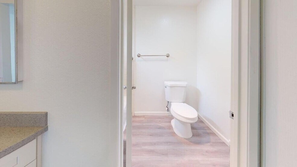 Building Photo - 1605 Diamond St