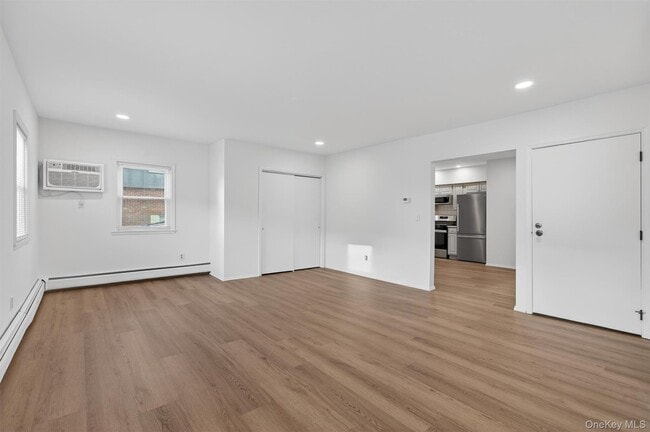 Building Photo - 12 Scotchtown Ave