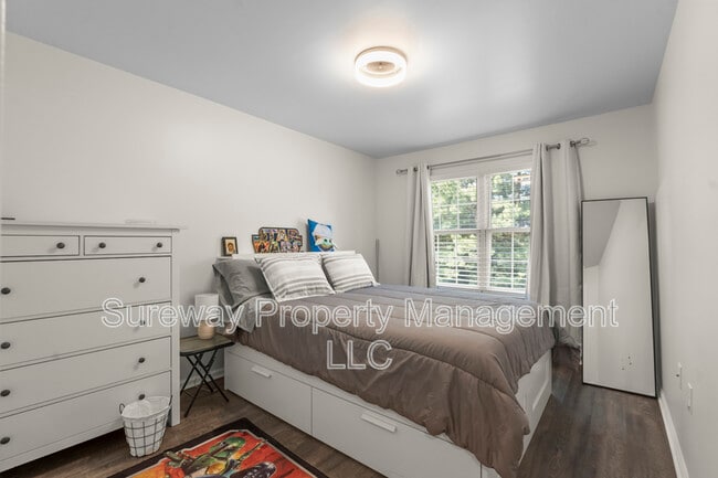 Building Photo - 2028 Greenes Way Cir