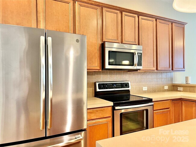Building Photo - 1205 Gainsborough Dr