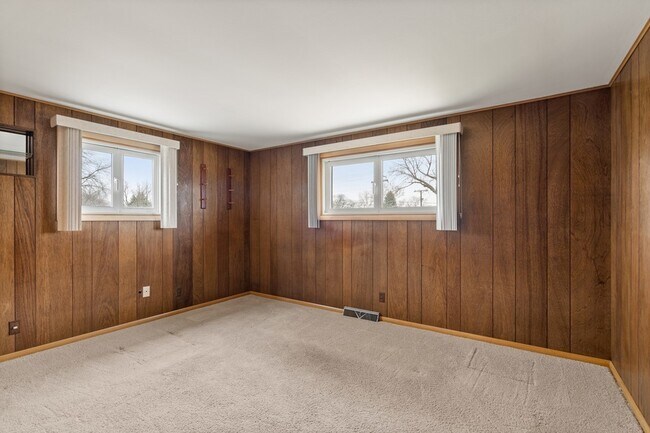 Building Photo - 537-541 N Edgelawn Drive Unit 539