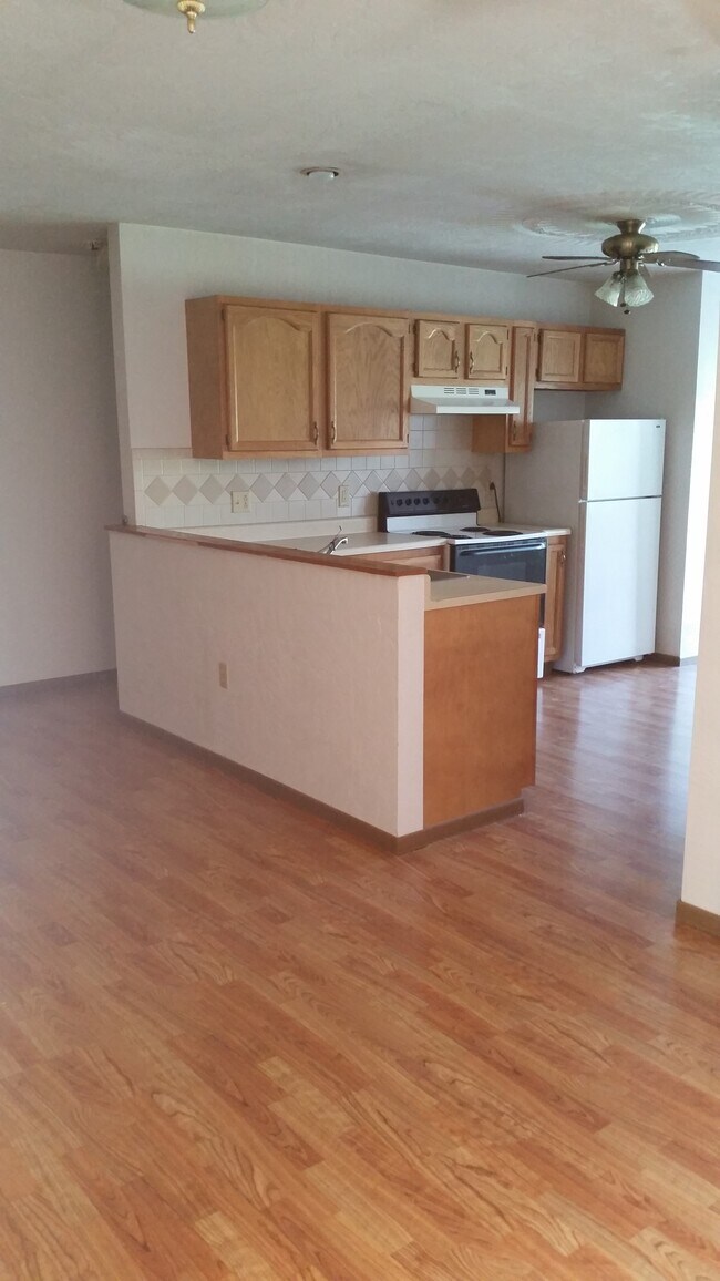 Building Photo - 142 Homestead Ln