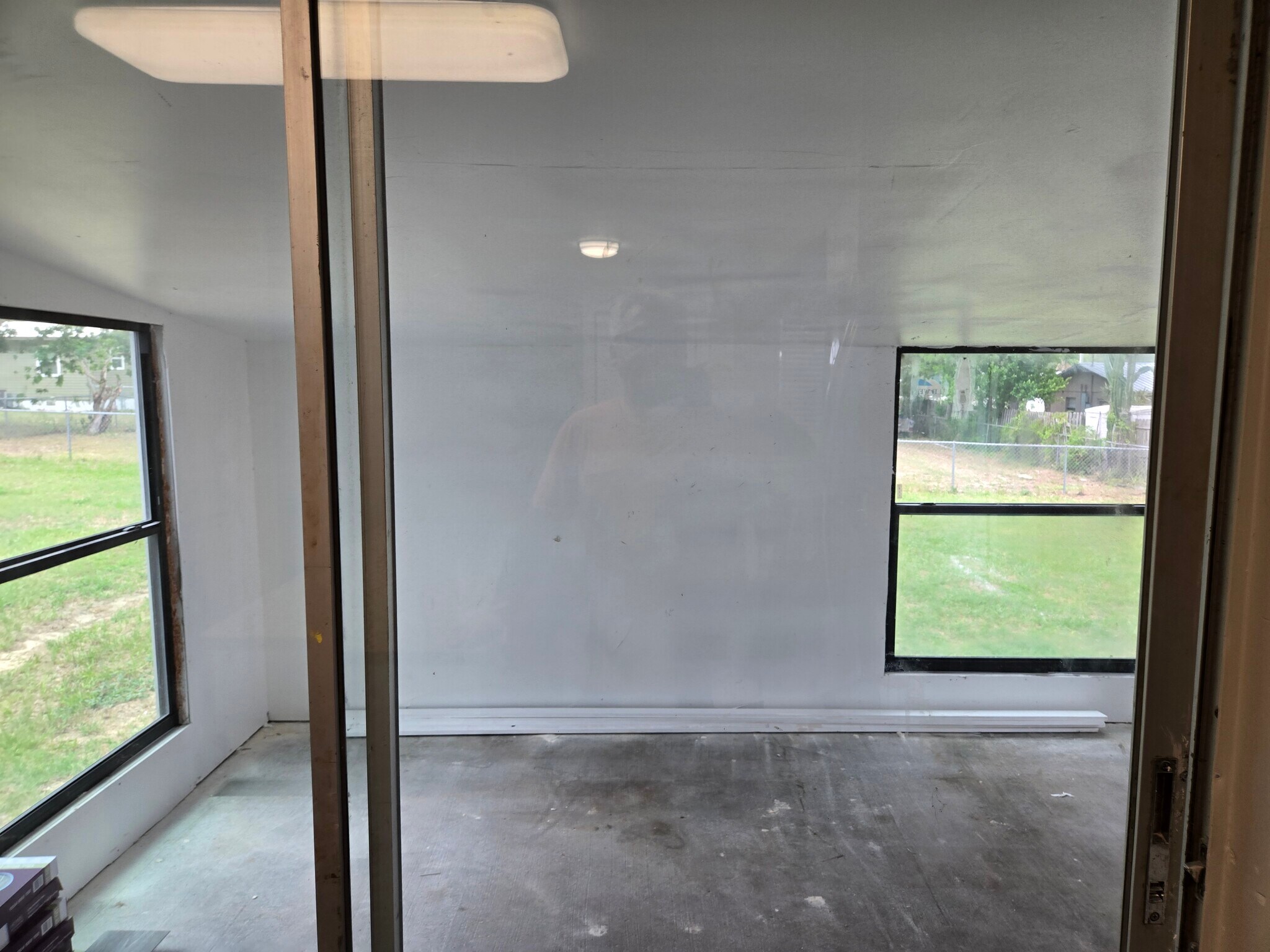Building Photo - 506 E Maple St