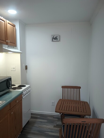 Building Photo - 101 Woodcrest Dr