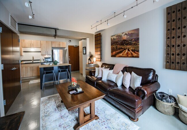 Building Photo - Authentically Cool Downtown Austin Condo | Walk Everywhere | Fully Furnished
