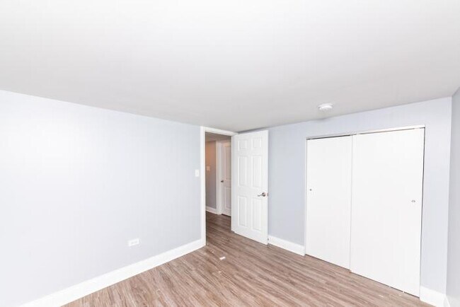 Building Photo - 4 bedroom in Lansing IL 60438