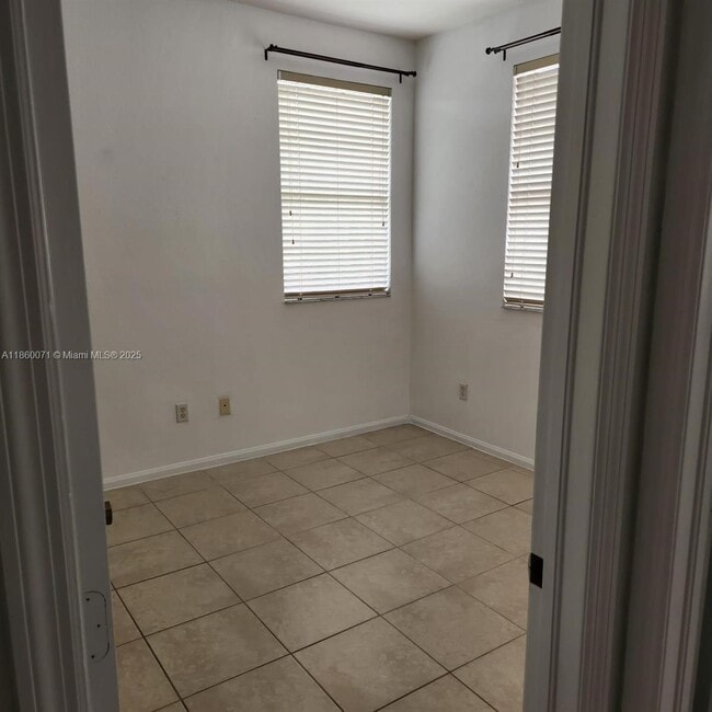 Building Photo - 2155 NE 3rd Ct