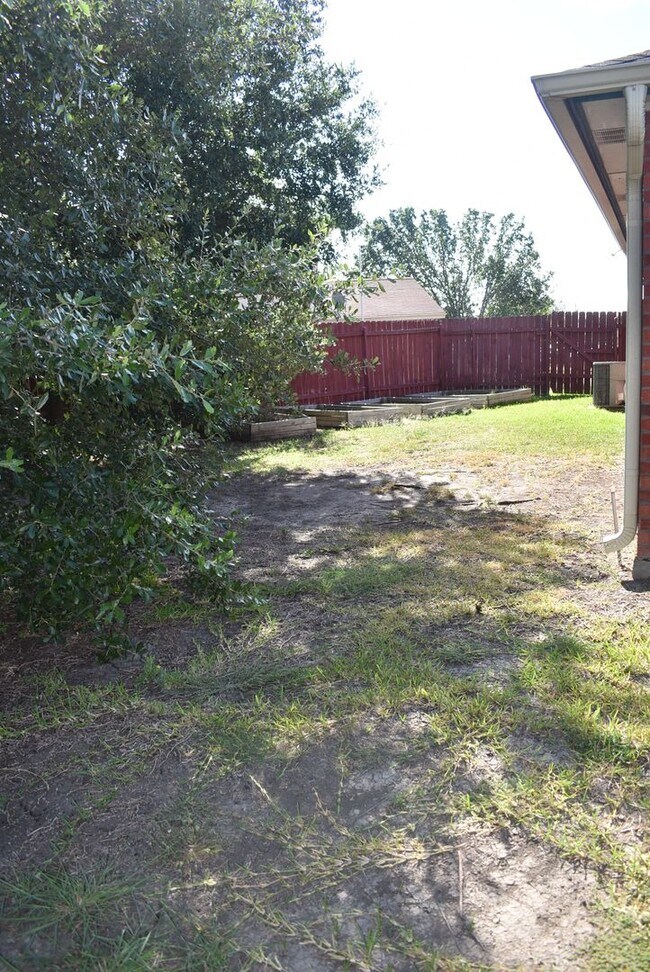 Building Photo - 4bd/2ba house close to shopping and Ft. Hood!