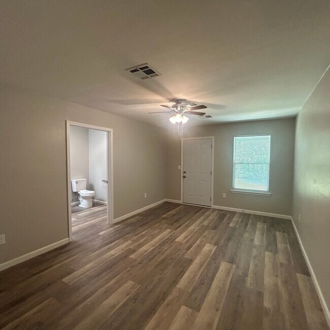 Building Photo - 3812 W 55th St