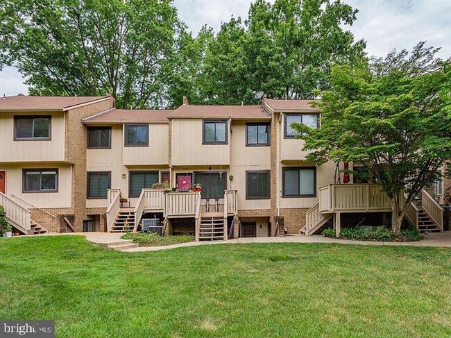 Building Photo - 2621 Glengyle Dr