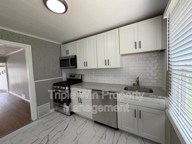 Building Photo - 2308 Huntington Ave