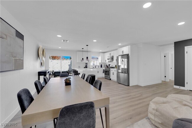 Building Photo - 1705 Battle Creek Cir