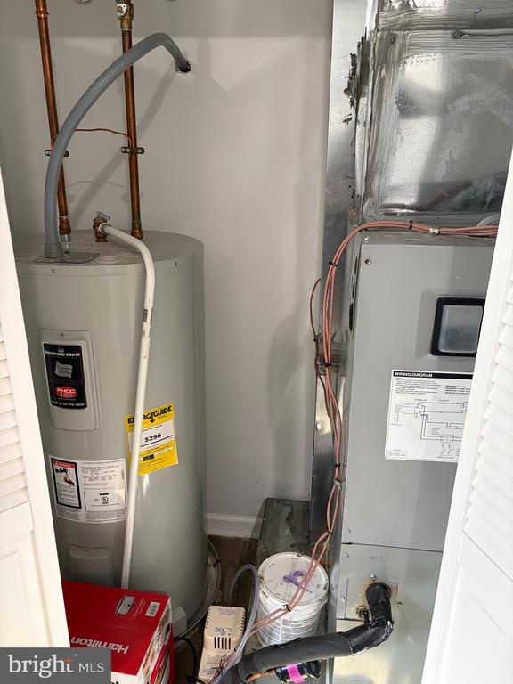 Building Photo - 34 Maynard Dr