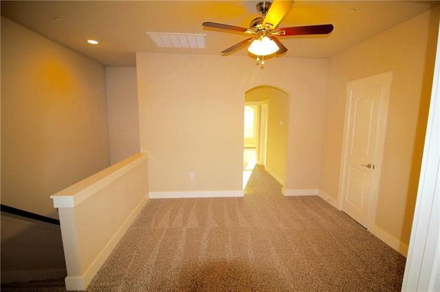 Building Photo - 209 Lily Ln