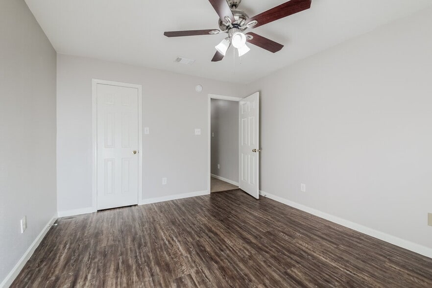 Building Photo - 22711 Bridgewater Dr