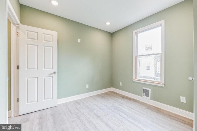 Building Photo - 2824 N 22nd St