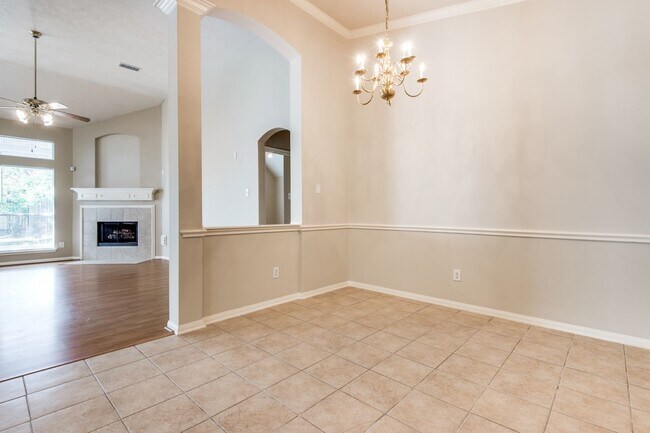 Building Photo - 7302 Hollow Field Ln