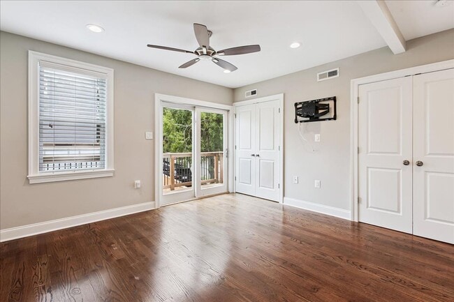 Building Photo - Modern 4BR Home w/ Fireplace, In-Law Suite...