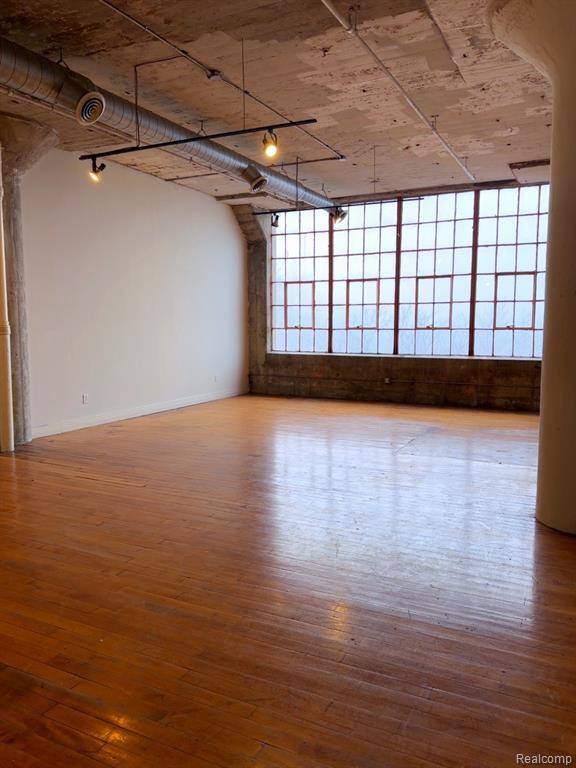 Building Photo - 5805 Lincoln St