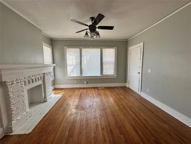 Building Photo - 3019 N Robinson Ave