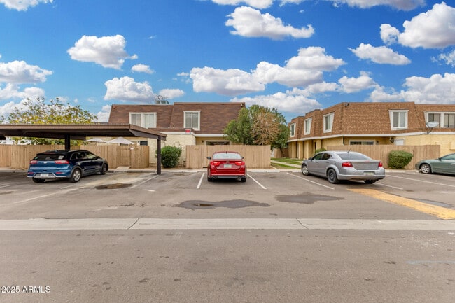 Building Photo - 8430 N 34th Dr