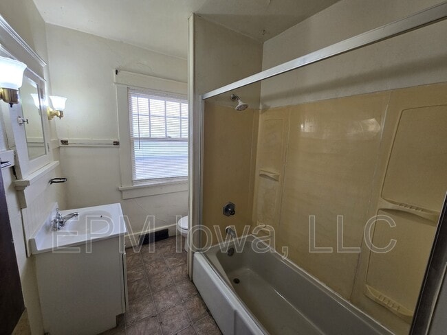 Building Photo - 118 1/2 Harrison Street