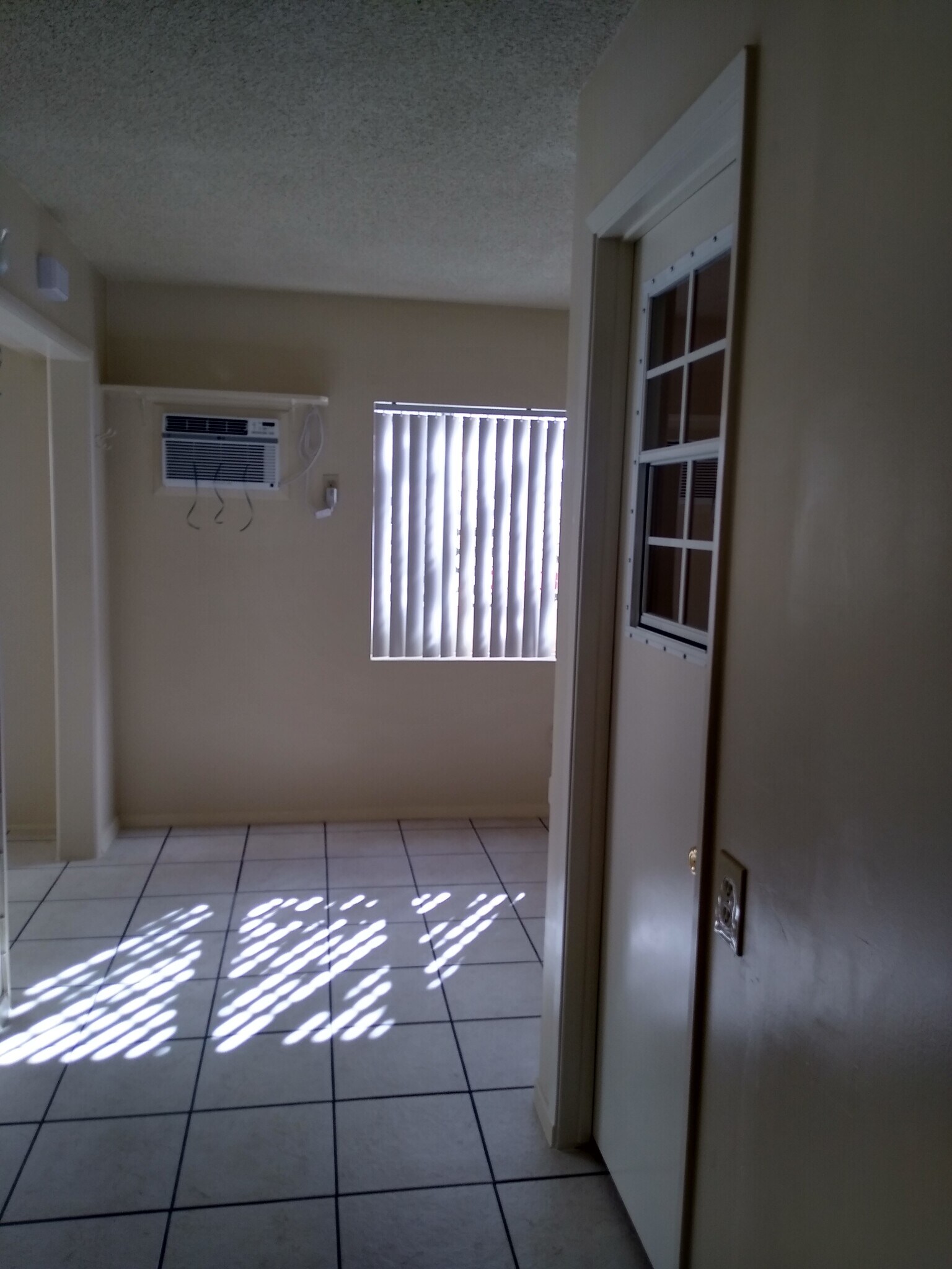 toward br #3 and living room - sunny - 1843 E Palmyra Ave