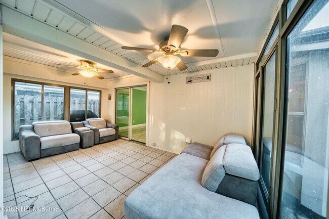 Building Photo - 185 Hawthorn Hedge Ln