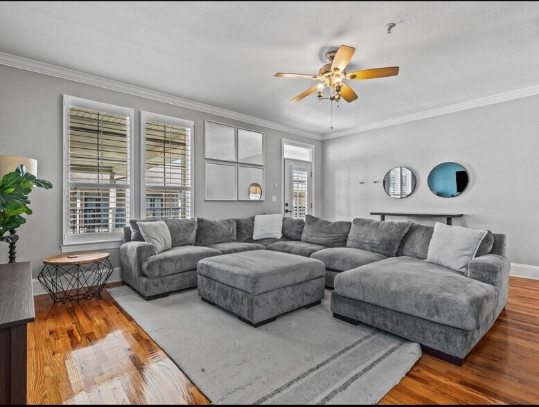 Building Photo - 415 Saint Francis St