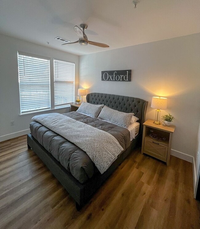 Building Photo - 206 Town Center Dr