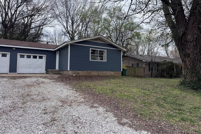 Building Photo - 149 Ruth St